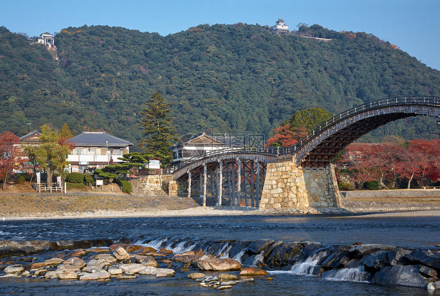 日本山口县岩国市秋季山上的锦河和岩国城历史悠久的木高清图片下载正版图片506234021摄图网