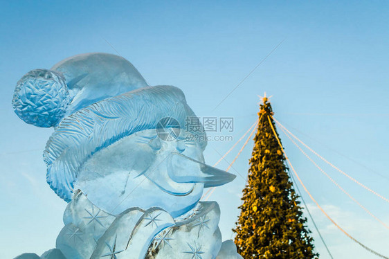 俄罗斯北部城市雪人图片