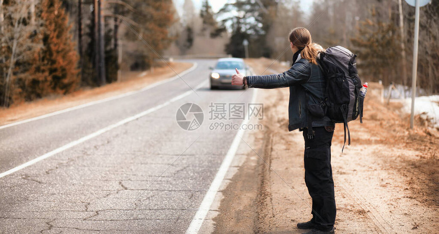 从背靠背到客场之旅 浓眉能否扛住NBA漫长赛程考验