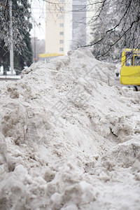 街道清洁和滑雪图片