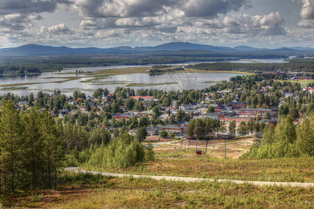 从瑞典北部Mala镇的Tjarnstanber高清图片
