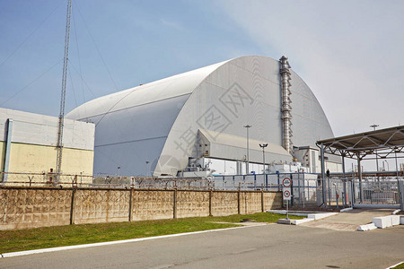 切尔诺贝利核电站4号反应堆采用新的限制全球原子灾难切尔诺贝利禁区普里皮亚季在一个爆炸的核反应堆图片