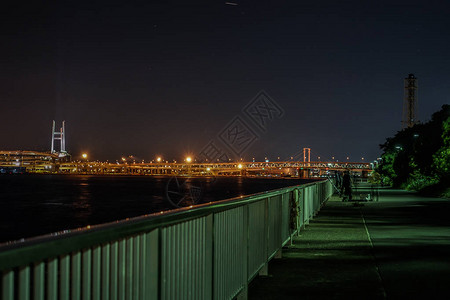 京滨工业区夜景的高清图片