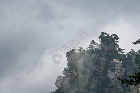 在湖南省伍林源Wwlingyuan著名的旅游景点张家吉公园天津山石柱图片