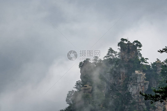 在湖南省伍林源Wwlingyuan著名的旅游景点张家吉公园天津山石柱图片