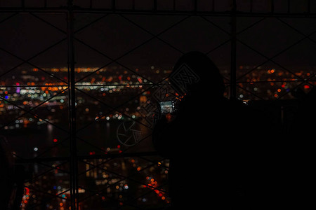 人们拍摄纽约夜景图片