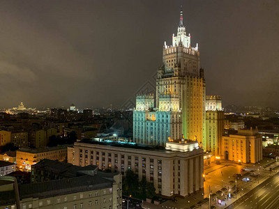 俄罗斯莫科黄昏时分的外交部大楼斯大背景图片