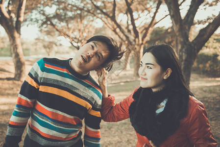 照片一对亚洲夫妇在情人节的情人节图片