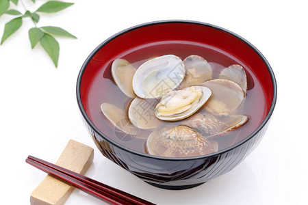 日本酱油汤白底的日本豆酱汤和浅图片