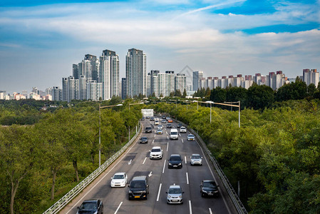 城市车行路景建筑图片