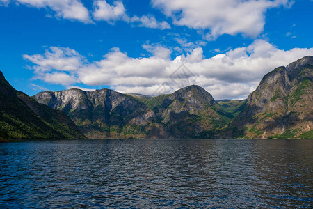 FlomFlam和Aurlandsfjord联合国教科文组织登记的自然遗产在挪威2019图片