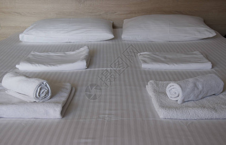 旅馆服务室床单和毛巾都是图片