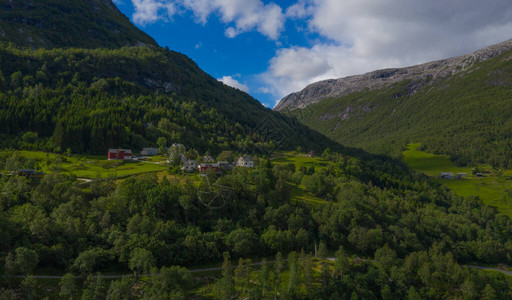 挪威沃斯市Stalheim的Naeroydalen山谷图片