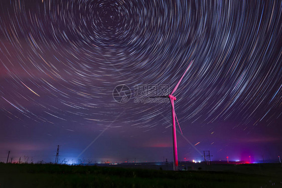 夜间风力涡轮图片