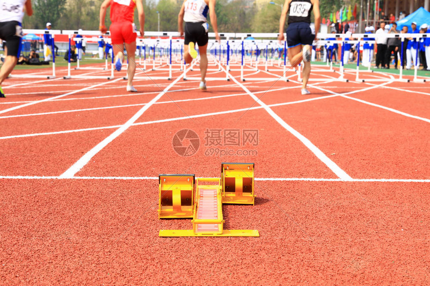 季后赛冲刺阶段掘金全员备战紧张画面直击