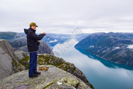 此人拍摄了LucefjordPulpitRockPrekestole图片