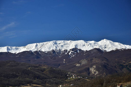 海拔2120米的库斯纳山是雷吉亚诺平宁山脉的最高峰图片