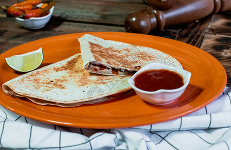 魔术士墨西哥食物美味的炸玉米饼墨西哥卷饼沙拉汤玉米片背景