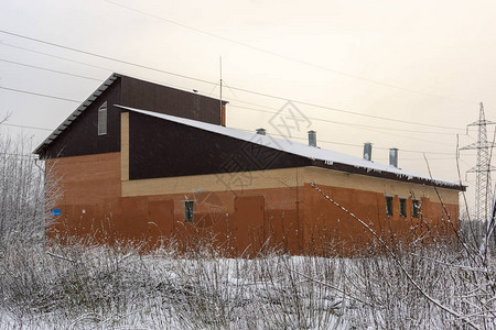 冬季在城市修建电站分图片