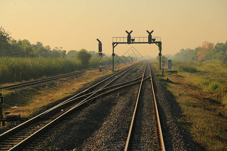 黄昏铁道铁路透视图片