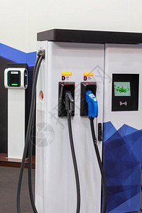 电动或混合动力PHEV汽车的现代电动快速充电器未来能源动力环保充电器清洁生态概念家用电动汽图片