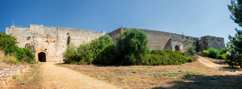 皮洛斯的NiokastroNeokastro或NewNavarinoPylos矿床对在占领奥斯曼期间于1573年建造的堡垒厚墙图片