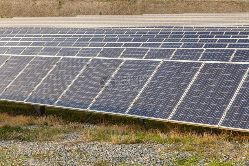 太阳能电池太阳能发电站一组太阳能电图片