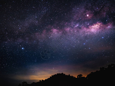 银河系和星的美丽在日图片