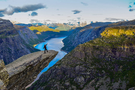 Trolltunga挪威的游客图片