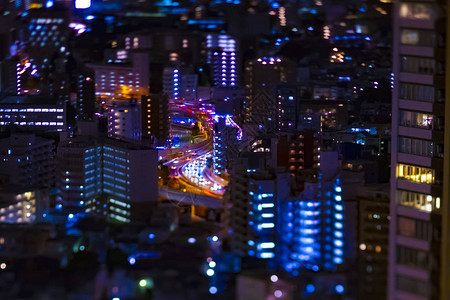 城市倾斜变迁的夜景Toshimma区Ikebukuro东京日本1图片