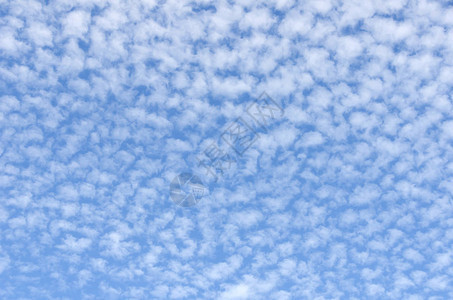 蓝色天空有白云阴云积图片