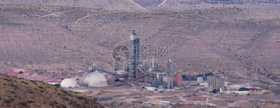 对沙漠中亚利桑那州采矿设图片