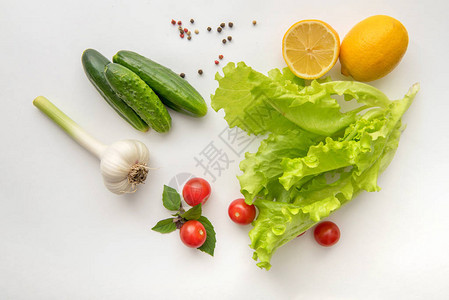 绿色沙拉烹调的成份图片