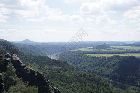 从Schrammsteine岩石到瑞士萨克森的Elbe河和Zirkel图片