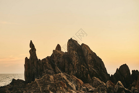 印度海边的石头阿兰博尔图片