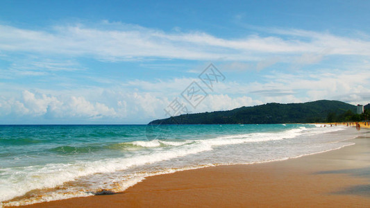 泰国普吉卡隆伦海滩宁静的海和美图片