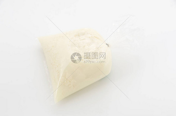 白底塑料袋中的日本食物豆小豆冲纳瓦图片