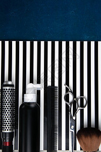 理发机不同尺寸的喷嘴用于造型的梳子和凝胶图片