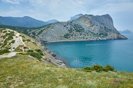 克里米亚半岛东海岸新世界植物保护区的蓝湾图片