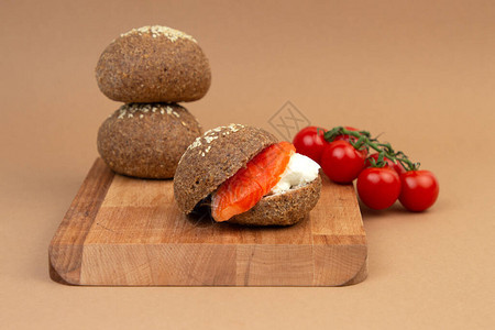 Keto面包是用杏仁面粉和做的奶油图片