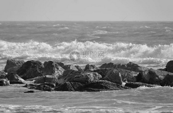 冬季意大利西里海峡地中海粗和图片