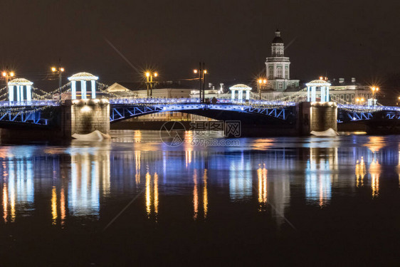 宫殿大桥的夜景图片