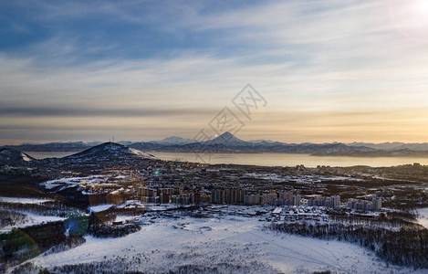 Viliuchinsky火山Krasheninnikova湾Avacha湾日出时的美丽景色堪图片