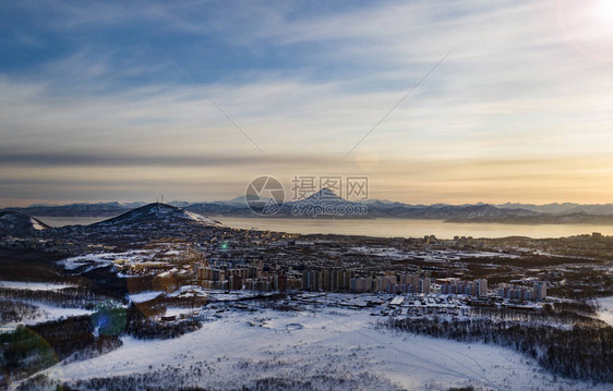 Viliuchinsky火山Krasheninnikova湾Avacha湾日出时的美丽景色堪图片