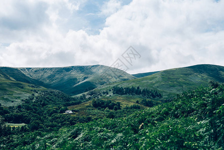 GlenStriddle山位于LochLomond湖的西侧图片