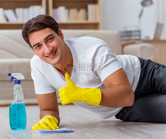 男老公打扫房子帮老婆图片