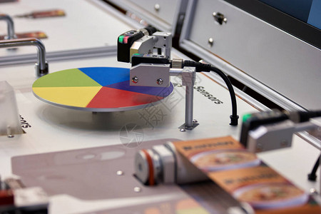 印刷机引擎彩色磁盘是图片