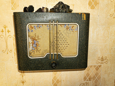 旧电台挂在墙上技术背景图像文图片