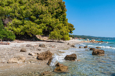 位于哈尔基迪的爱琴海一个美丽而隐图片