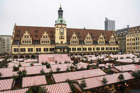 在德国莱比锡旧市政厅附近的Marktplatz市场广举行的传图片